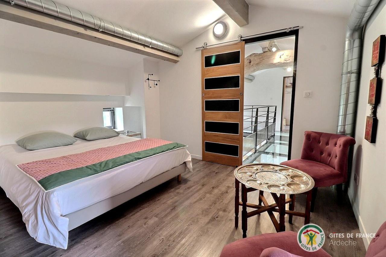 L'Envol Des Papillons Villa Grospierres Esterno foto